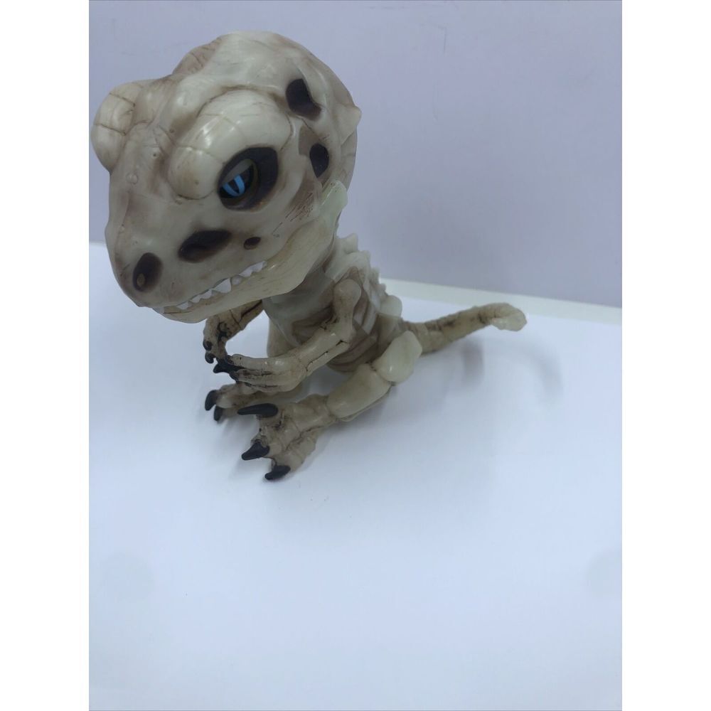 WowWee Fingerlings Untamed GLOOM Bonehead Raptor Velociraptor Figure.Glows, Work